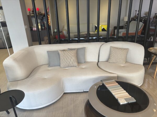 衛斯理圓弧沙發