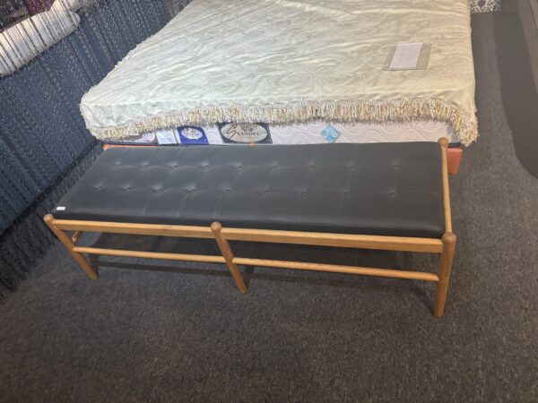 黑色拉扣長腳椅